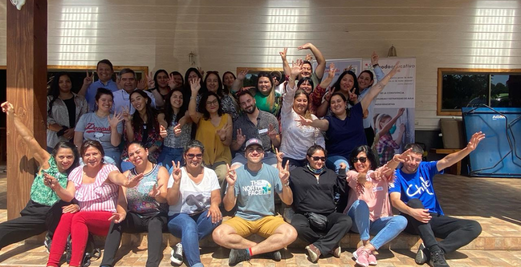 Grupo de 30 profesionales que asistieron el encuentro de Nodo Educativo